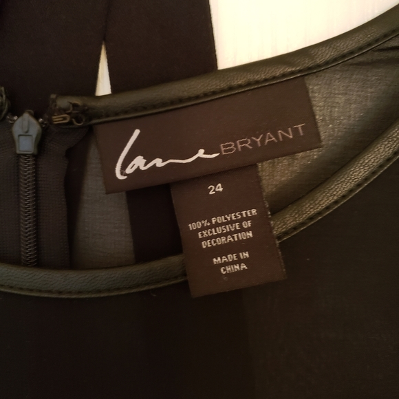 Black and white beauty with sash - Picture 3 of 5